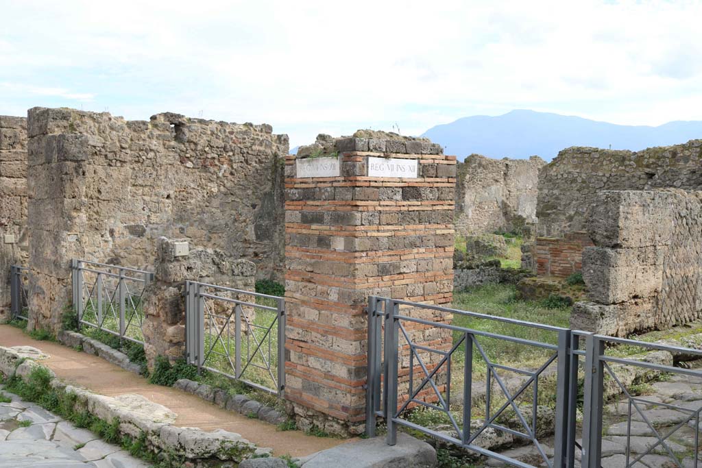 VII.12.1 Pompeii. May 2010. Sill or threshold.