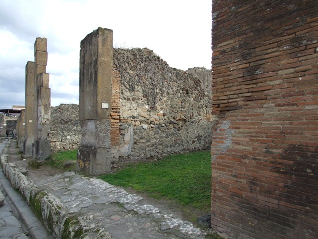 VII.12.6 Pompeii. September 2005. Looking south across shop-room.