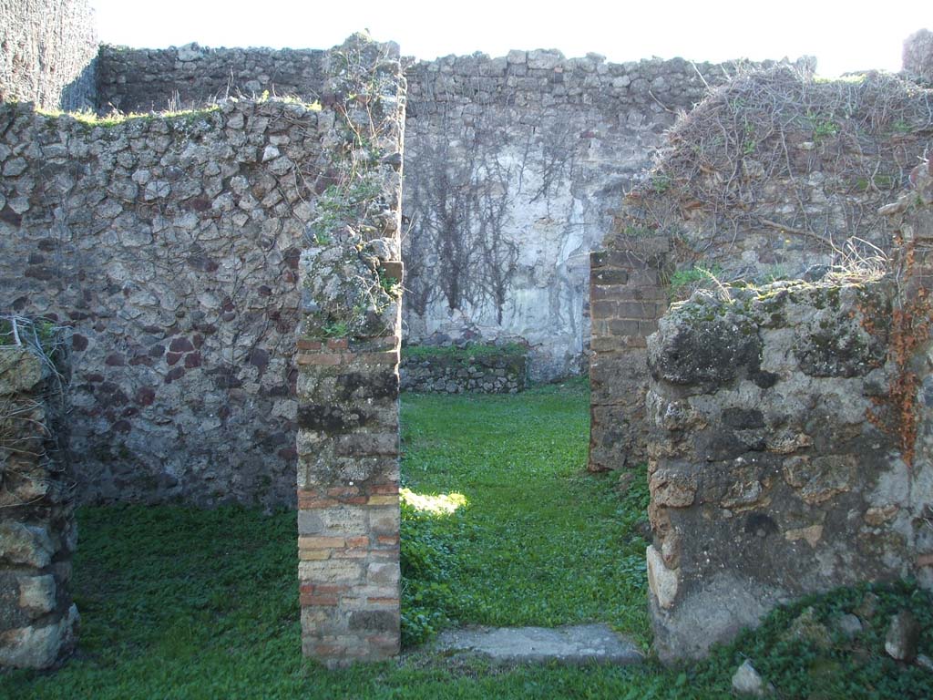 VII.12.7 Pompeii. December 2007. Corridor leading to rear.