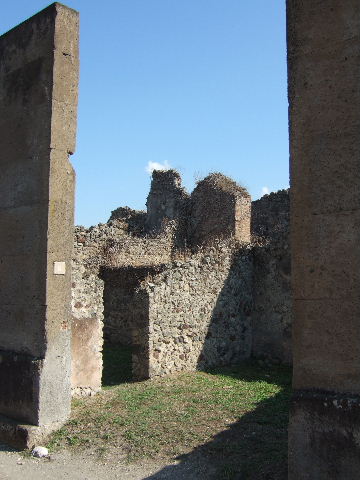 VII.12.8 Pompeii. September 2005. Looking south across shop.

