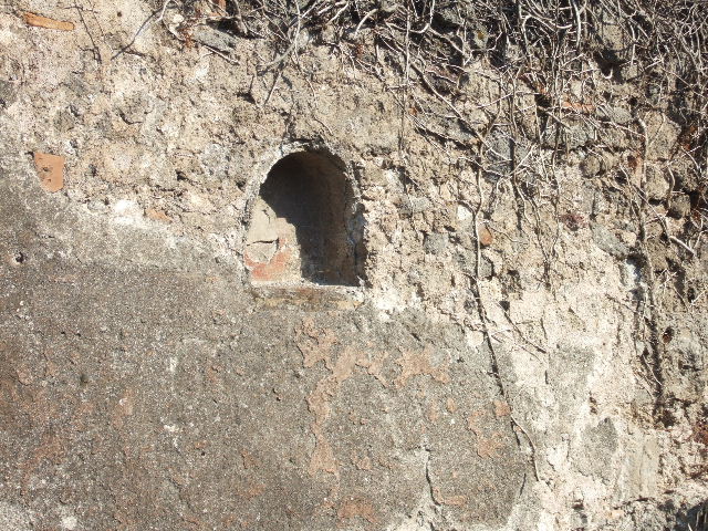 VII.12.11 Pompeii. December 2004. Oven in rear room.