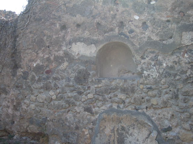 VII.12.12 Pompeii. September 2005. Threshold or sill, looking west.