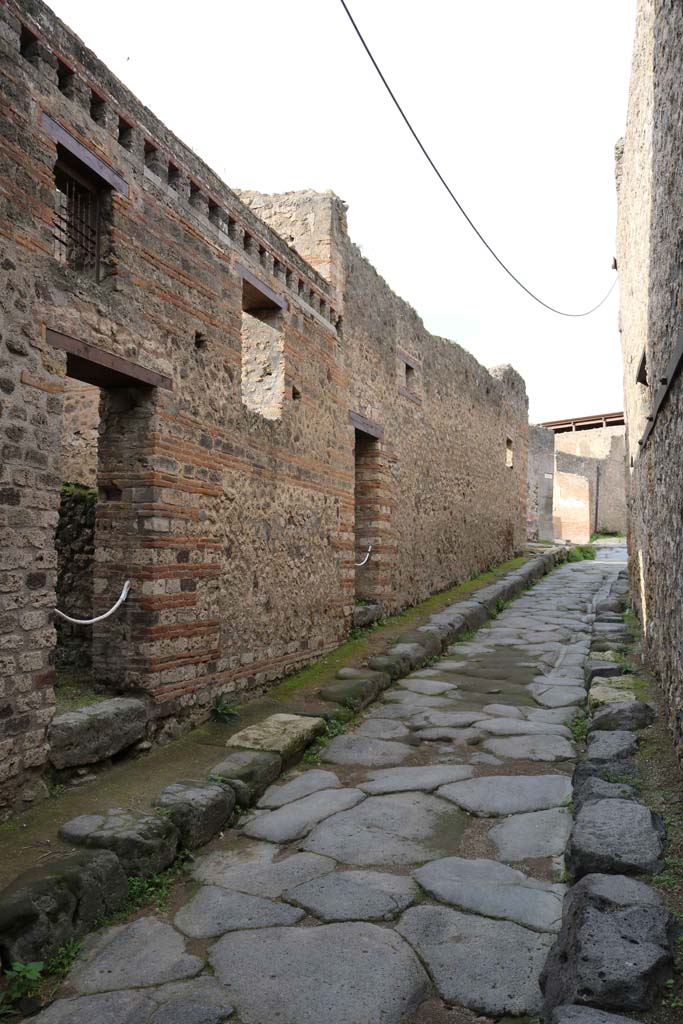 VII.12.17 Pompeii. December 2006.  Entrance.