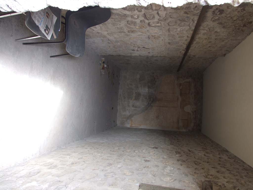 VII.12.20 Pompeii. March 2009. Doorway from room 2 onto outer corridor.