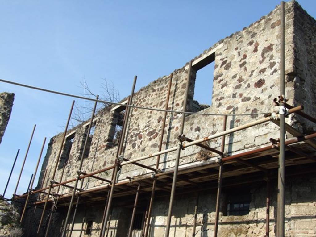 VII.12.28 Pompeii. Casa del Balcone Pensile or House of the Hanging Balcony. Upper floor. December 2007.