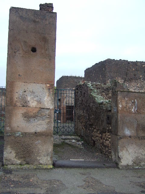 VII.13.4 Pompeii. May 2010. Threshold, sill or step of the entrance.