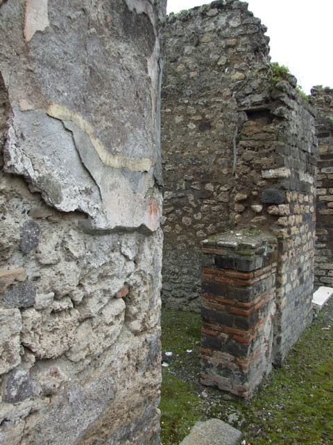 VII.14.5 Pompeii.  March 2009. Room 15. Corridor leading to kitchen area, looking south.