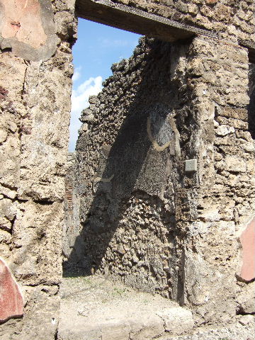 VII.15.4 Pompeii. September 2005.