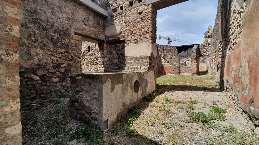 VII.15.5 Thermopolium and dwelling.  Linked to VII.15.4