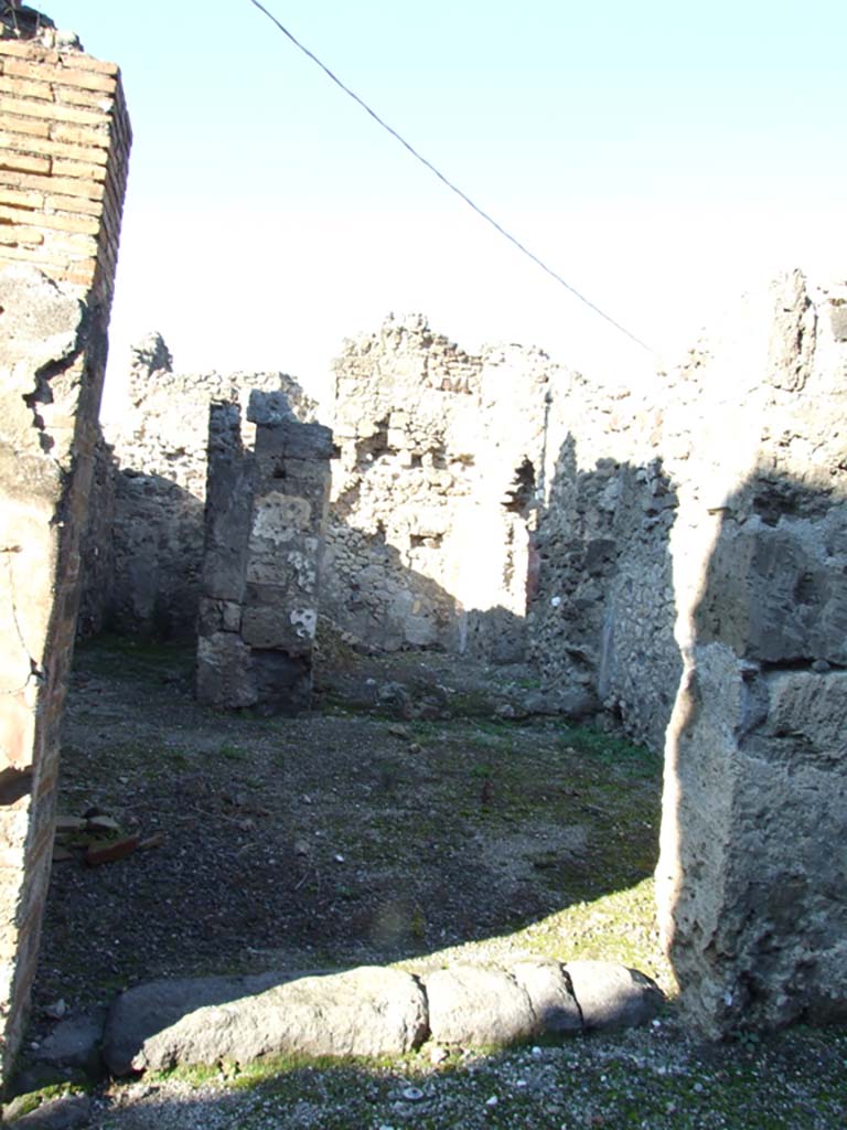 VII.15.6 Pompeii. September 2005. Looking north towards rear rooms.