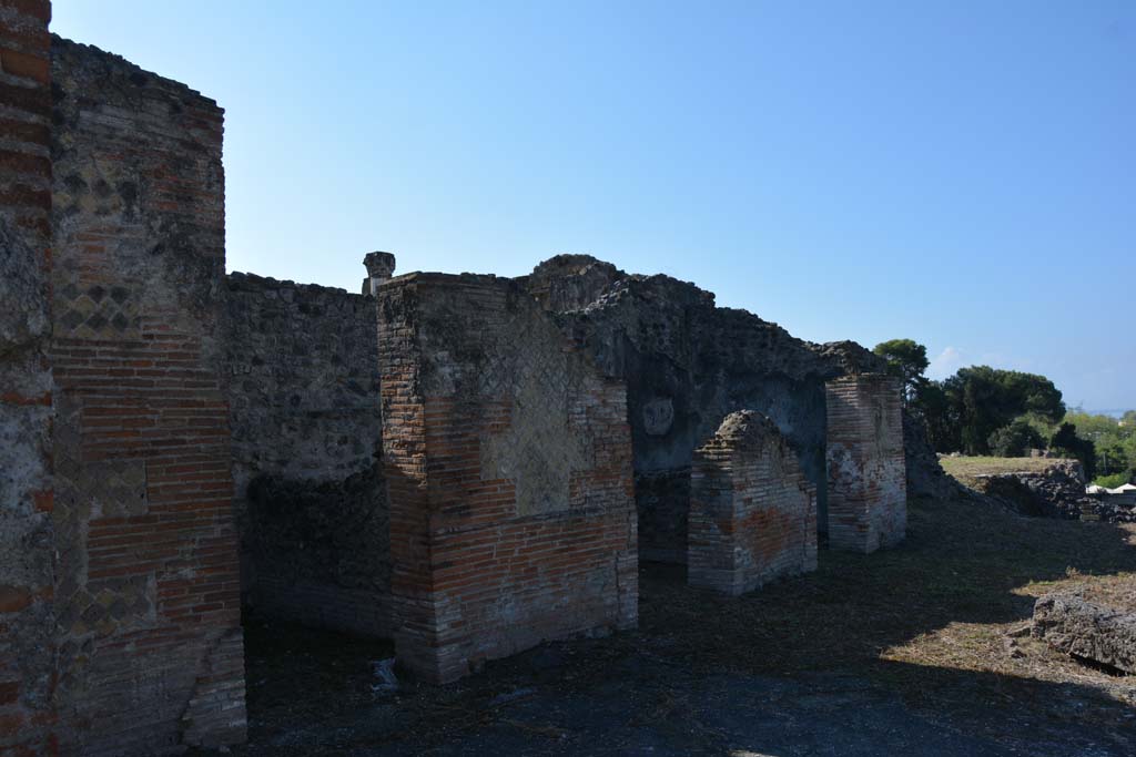 VII.16.15 Pompeii. October 2019. Looking towards rooms on south side of atrium.
Foto Annette Haug, ERC Grant 681269 DÉCOR.