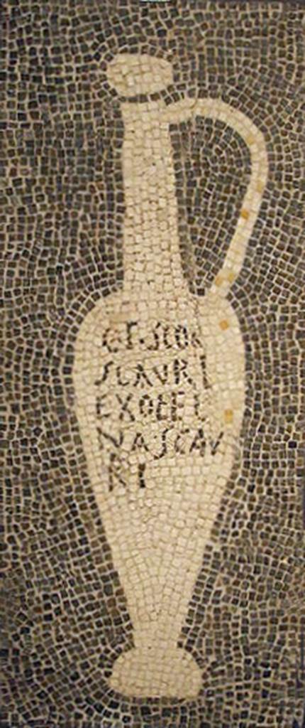 VII.16.15 Pompeii. Room 2, atrium from corner of Impluvium. Detail of mosaic showing Garum amphora with inscription
G(ari) F(los) SCO(mbri) SCAURI EX OFFI(CI)NA SCAURI
SAP inventory number 15190.
See Aoyagi M. and Pappalardo U., 2006. Pompei (Regiones VI-VII) Insula Occidentalis. Napoli: Valtrend. (P. 511).