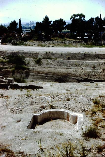 VII.16.17 Pompeii. September 2005. Peristyle area, from entrance doorway. (see also VII.16.22)