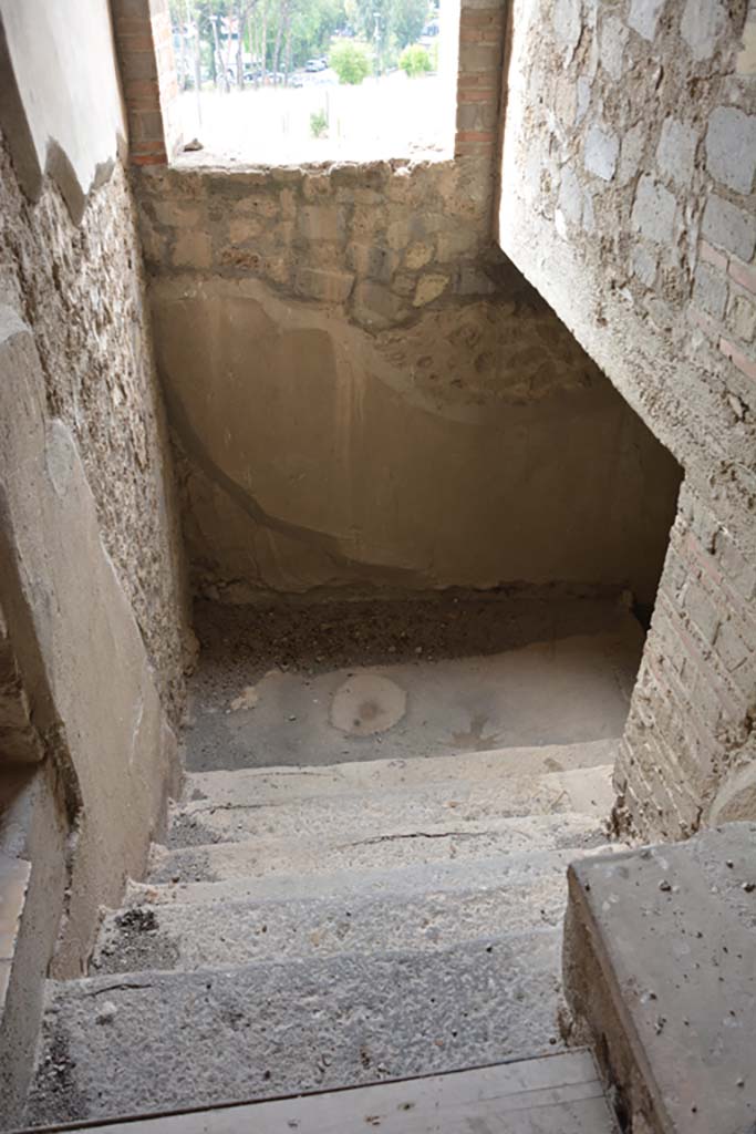 VII.16.22 Pompeii. October 2018. 
Corridor 43, looking south, turning north down to garden area.
Foto Annette Haug, ERC Grant 681269 D�COR.
