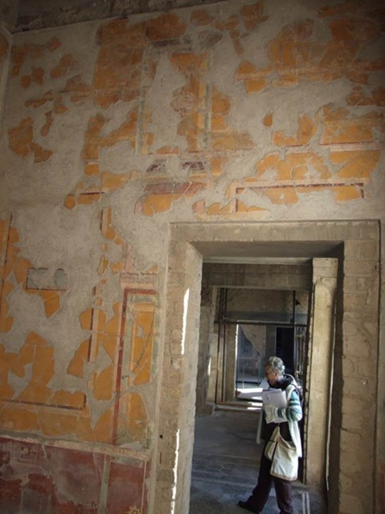VII.16.17-22 Pompeii. December 2007. South wall of cubiculum with doorway to landing near staircase with plaster-cast.