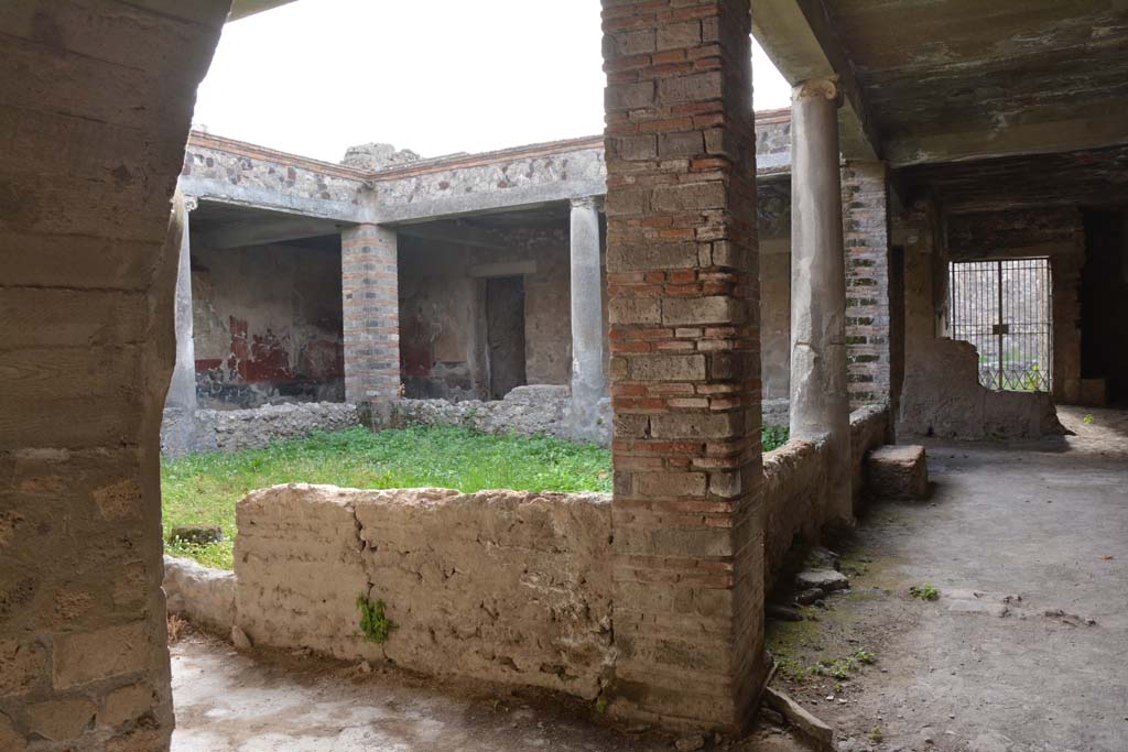 VII.16.17-22 Pompeii.  December 2007. Corridor.