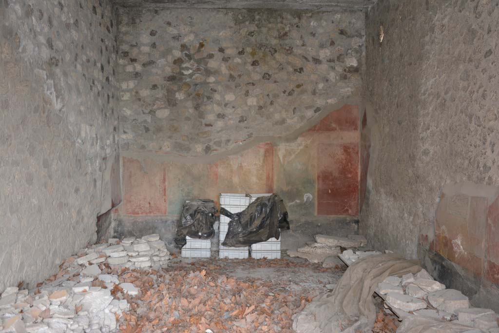 VII.16.17-22 Pompeii. October 2018. Triclinium 16, looking towards east wall.
Foto Annette Haug, ERC Grant 681269 D�COR.
