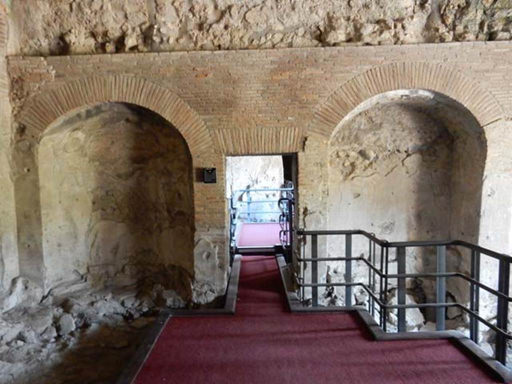 VII.16.a Pompeii. May 2015. Room 4, south wall, with large niche on either side of doorway from room 5. Photo courtesy of Buzz Ferebee.