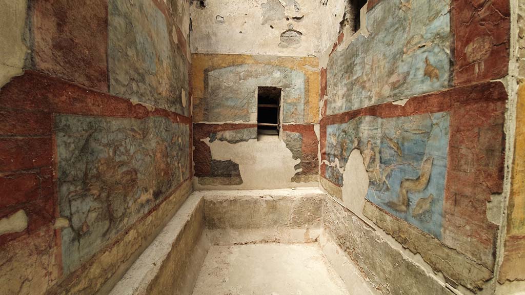 VII.16.a Pompeii. September 2005. Room 9, north wall. Marine scene.