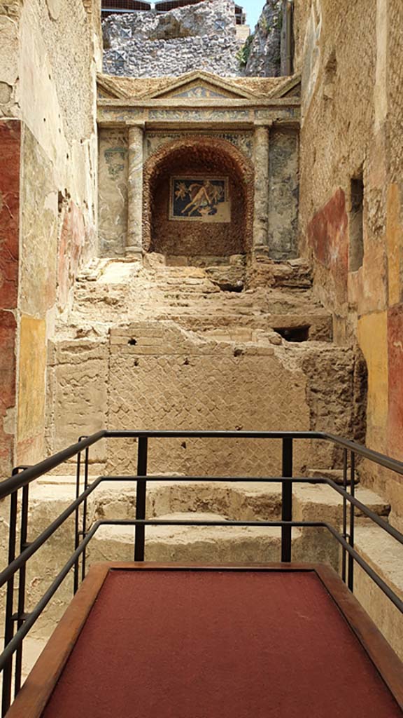 VII.16.a Pompeii. July 2021. Looking east towards nymphaeum.
Foto Annette Haug, ERC Grant 681269 DÉCOR.