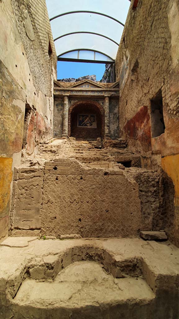 VII.16.a Pompeii. July 2021.
Room 9, looking east towards bottom of cascade and nymphaeum.
Foto Annette Haug, ERC Grant 681269 DÉCOR.