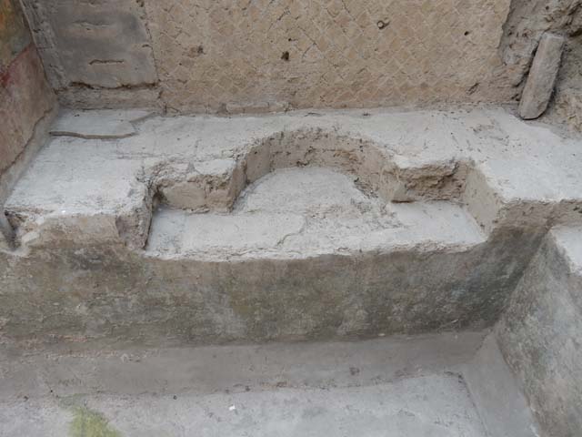 VII.16.a Pompeii. December 2006. Room 9, north wall.