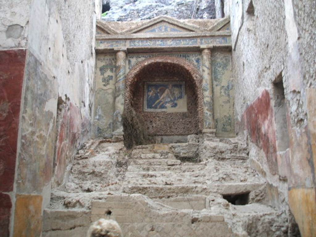 VII.16.a Pompeii. December 2006. Room 9, nymphaeum. Cascade.