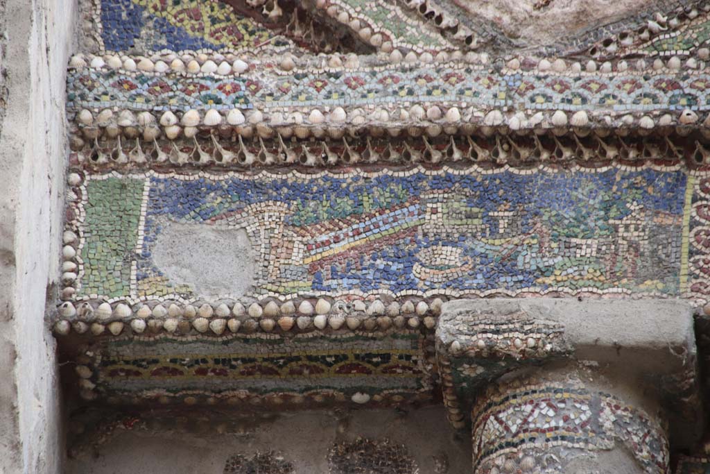 VII.16.a Pompeii. October 2020. Room 9, detail from north end of nymphaeum. Photo courtesy of Klaus Heese.