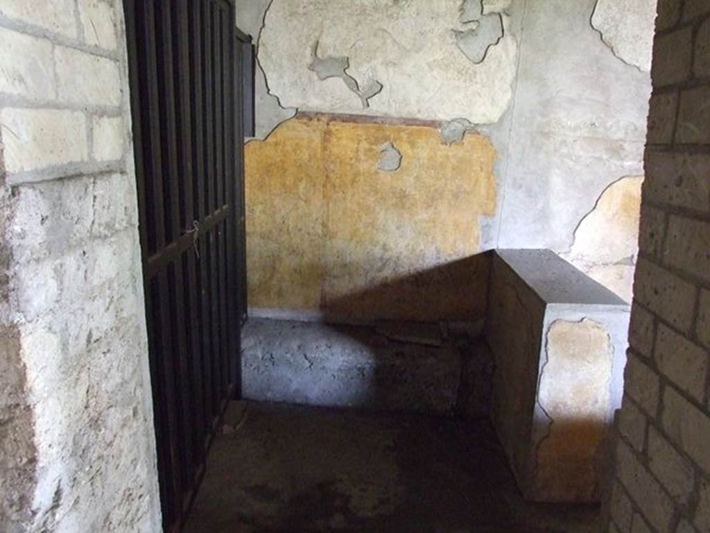 VII.16.a Pompeii. December 2006. Corridor D, south wall.
