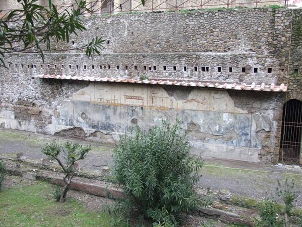 VIII.1.a Pompeii.  Villa Imperiale.  December 2007.  North side of the portico.  Painted plaster.