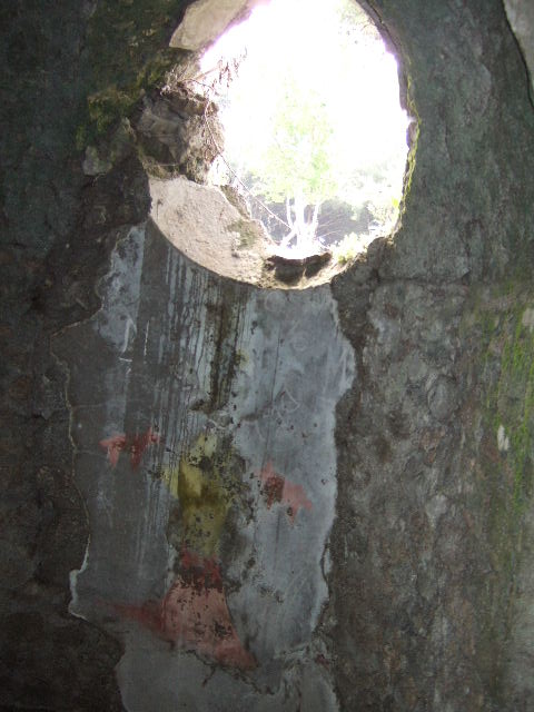 VIII.2.39 Pompeii. May 2006. Doorway to room 08, frigidarium, in west wall of room 06.