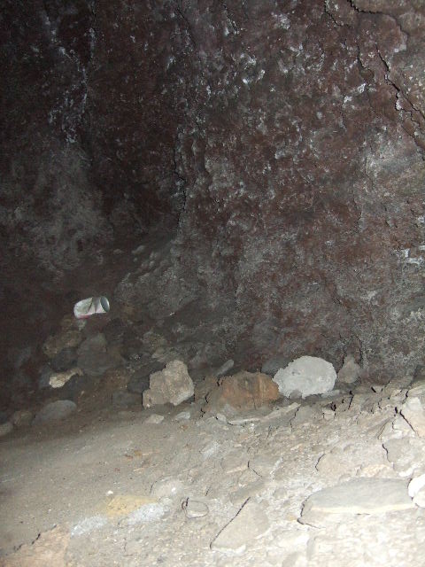 Road onto Triangular Forum looking south                  Side wall of VIII.2.39