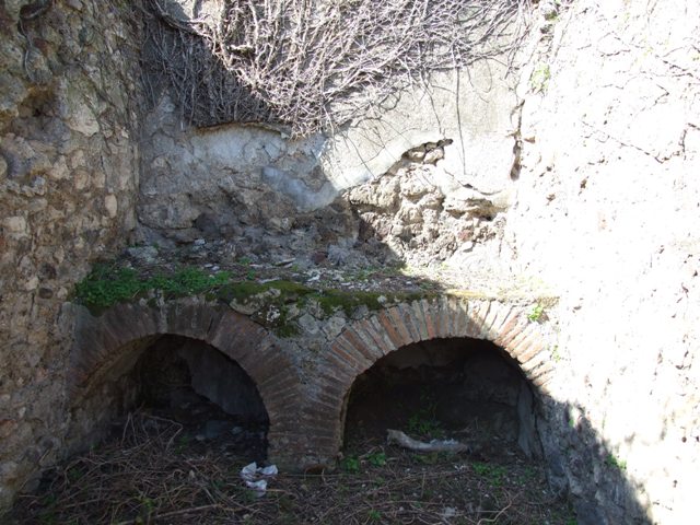 VIII.3.4 Pompeii.  March 2009.  Room 14.  North Portico, looking east towards corridor to entrance VIII.3.6.