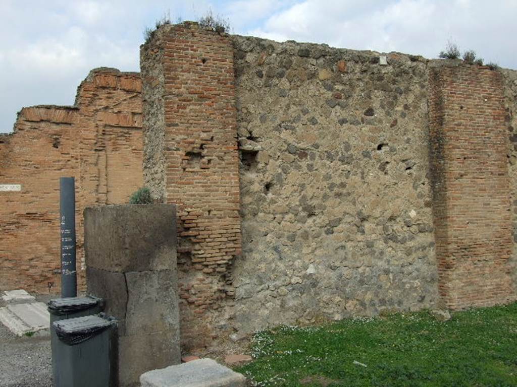 VIII.3.33 Pompeii. December 2006. North wall.