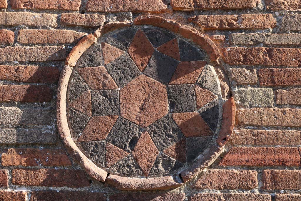 VIII.4.1 Pompeii. December 2018.
Detail of plaque, on left side of entrance at VIII.4.53 in Via dei Teatri. Photo courtesy of Aude Durand.