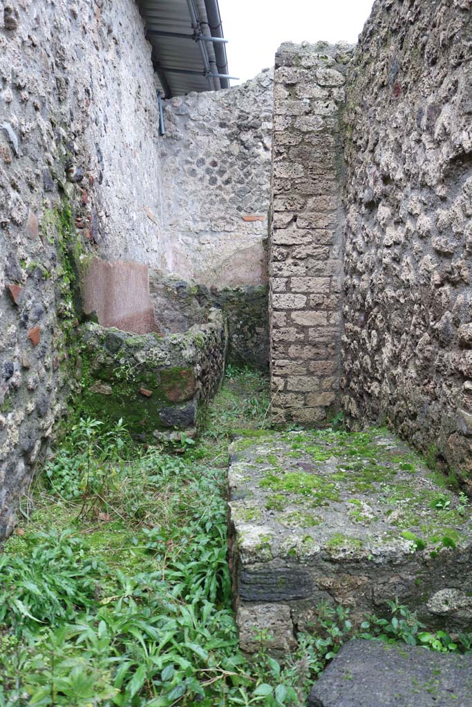 VIII.4.1 Pompeii. December 2018.
Looking south along rear corridor. Photo courtesy of Aude Durand.