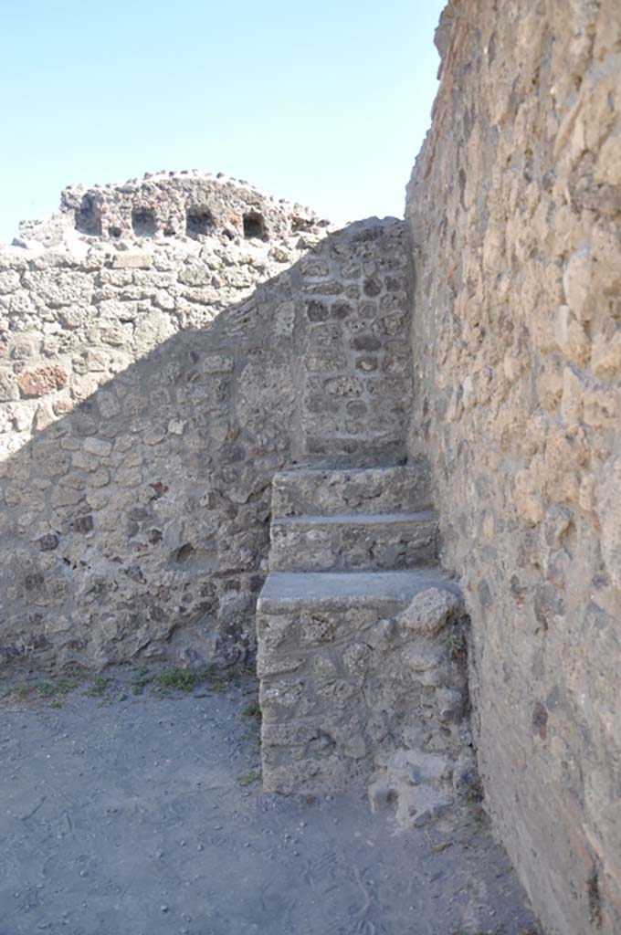 VIII.4.14 Pompeii. July 2017.
Looking south towards steps to upper floor in south-west corner of shop-room.
Foto Annette Haug, ERC Grant 681269 DÉCOR.