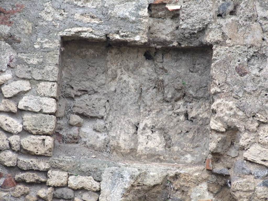 VIII.4.21 Pompeii. Shop and rooms. December 2006. Niche in west wall.