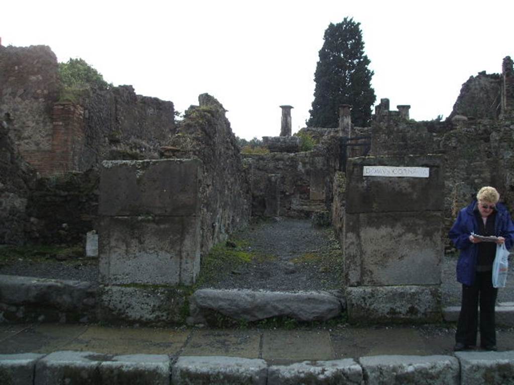 VIII.4.23 Pompeii. December 2004. Entrance. Found in April 1853, painted in red on the pilaster, on the left, between VIII.4.23 and 24, was �
C(eium)  S(ecundum)  II vir(um)  i(ure)  [d(icundo)]
o(ro)  v(os)  f(aciatis)   [CIL IV 1000]
See Pagano, M. and Prisciandaro, R., 2006. Studio sulle provenienze degli oggetti rinvenuti negli scavi borbonici del regno di Napoli.  Naples : Nicola Longobardi. (p.168) 
