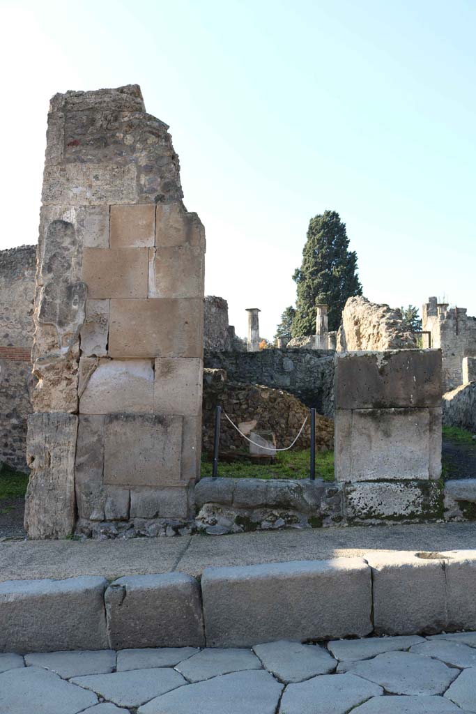 VIII.4.24 Pompeii. December 2018. 
Looking west to entrance on Via Stabiana. Photo courtesy of Aude Durand.
Found in April 1853, painted in red on the pilaster, on the right, between VIII.4.24 and 23, was �
C(eium)  S(ecundum)  II vir(um)  i(ure)  [d(icundo)]
o(ro)  v(os)  f(aciatis)     [CIL IV 1000]
See Pagano, M. and Prisciandaro, R., 2006. Studio sulle provenienze degli oggetti rinvenuti negli scavi borbonici del regno di Napoli. Naples: Nicola Longobardi. (p.168) 
