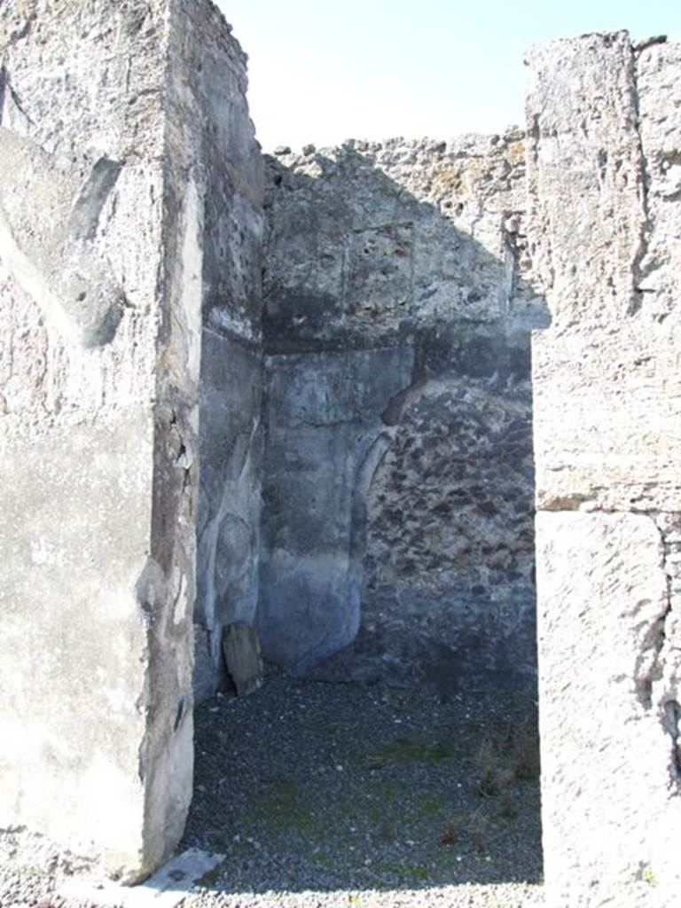 VIII.5.2 Pompeii. March 2009. Doorway to room 3, room with remains of stairs and cupboard. According to Fiorelli, a cubiculum. Accoding to Eschebach, a staircase room with apotheca.
See Pappalardo, U., 2001. La Descrizione di Pompei per Giuseppe Fiorelli (1875). Napoli: Massa Editore. (p.163)
See Eschebach, L., 1993. Gebäudeverzeichnis und Stadtplan der antiken Stadt Pompeji. Köln: Böhlau. )p.379)