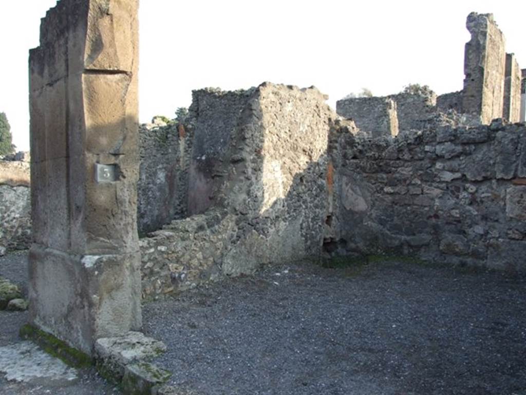 VIII.5.3 Pompeii. Shop. December 2007. East wall.