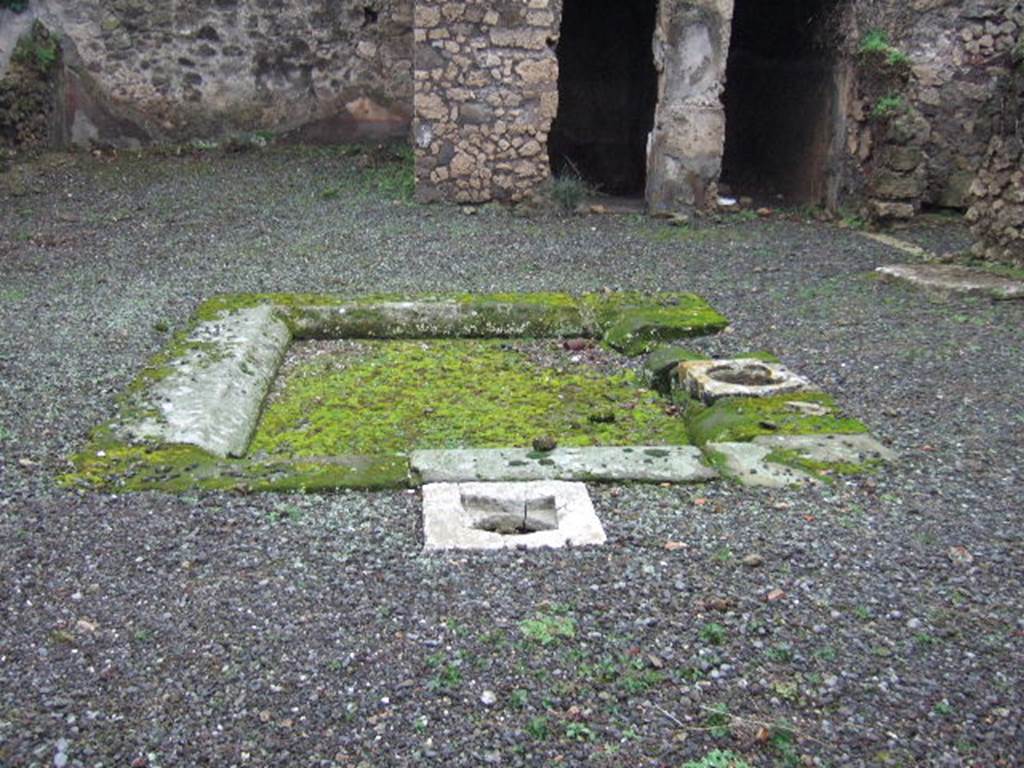 VIII.5.5 Casa di Ero e Leandro (double-atrium house)
Linked to VIII.5.2