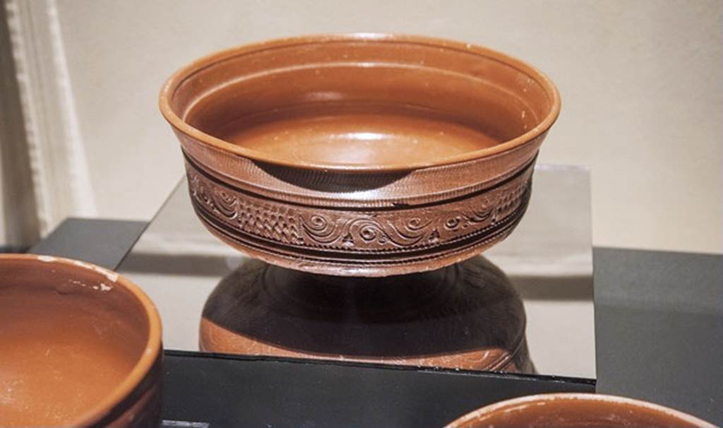 Bowl found in tablinum of VIII.5.9. Now in Naples Archaeological Museum.
Photographed at �A Day in Pompeii� exhibition at Cincinnati. Photo courtesy of Dan Pater.
