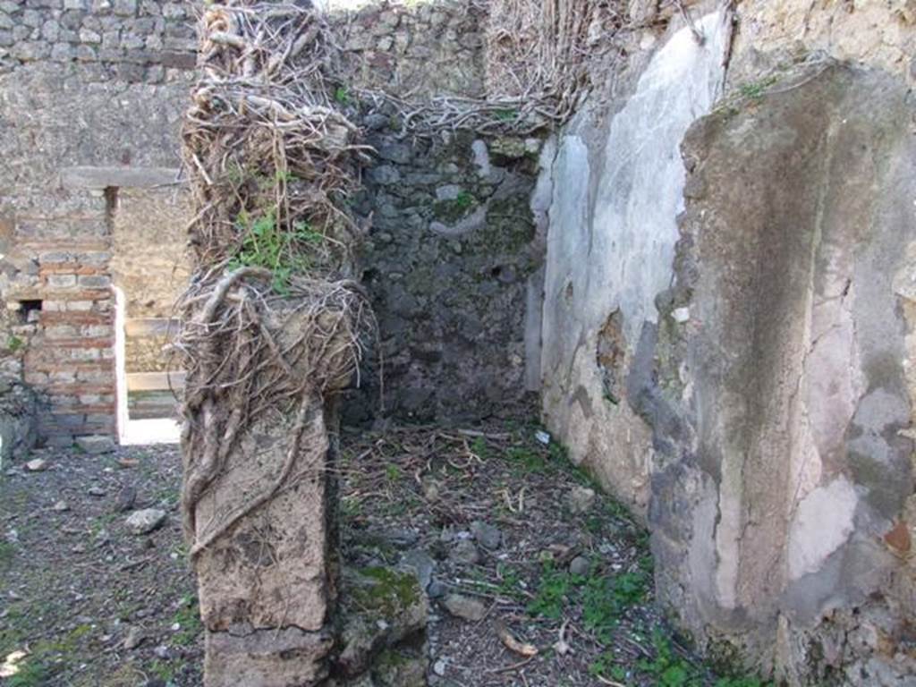 VIII.5.9 Pompeii. March 2009. Second doorway to Room 17. Looking east.
