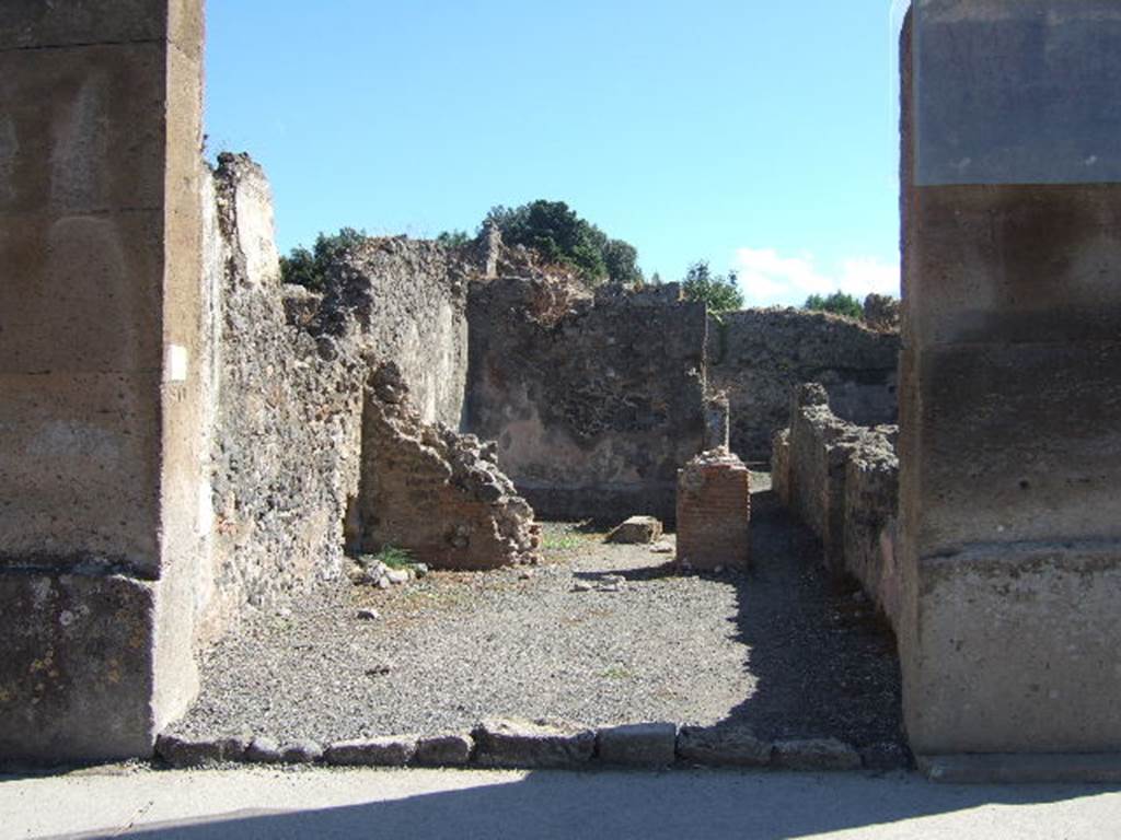 VIII.5.20 Pompeii. September 2005. Entrance.