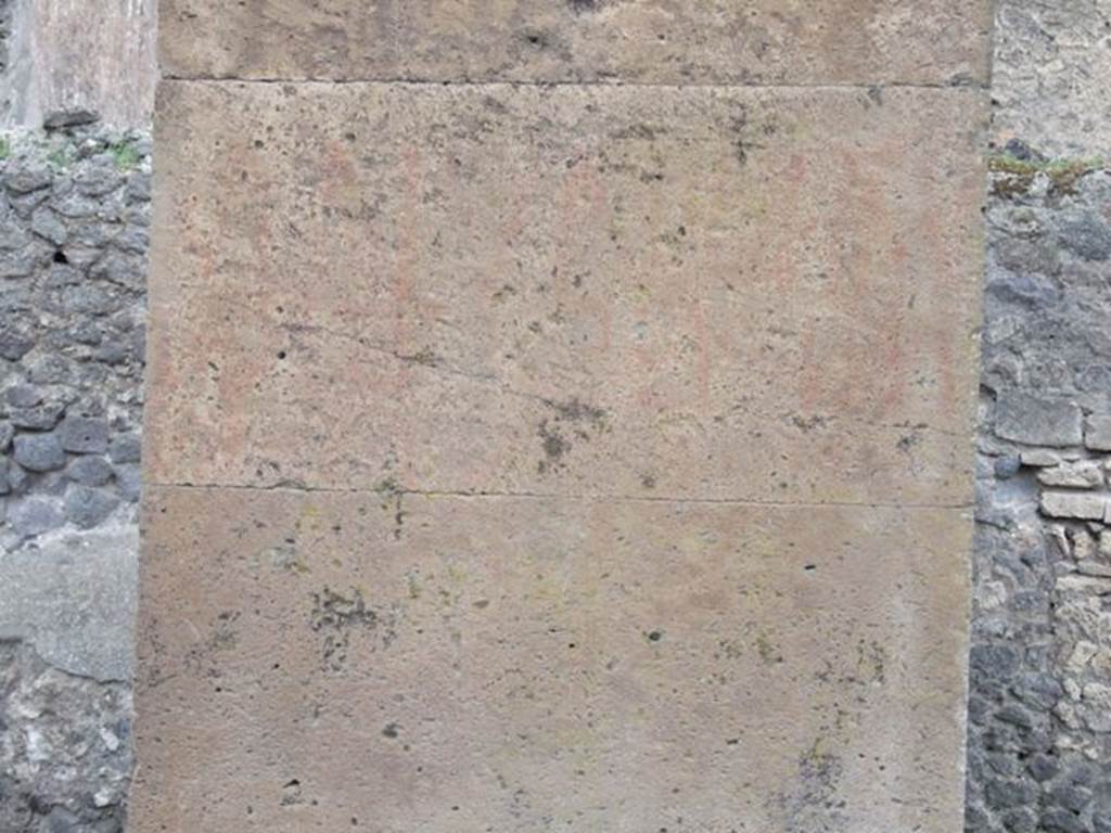 VIII.5.31 Pompeii. December 2007. Remains of graffiti painted in red on south side of entrance. According to Varone and Stefani, it was CIL IV 62.
See Varone, A. and Stefani, G., 2009. Titulorum Pictorum Pompeianorum, Rome: L�erma di Bretschneider. (p.371 & Tav. XXXI b)
According to Epigraphik-Datenbank Clauss/Slaby (See www.manfredclauss.de), it read as -

[C(aium)]  Nunidi(um)  IIv(irum)  [3]        [CIL IV 62]
