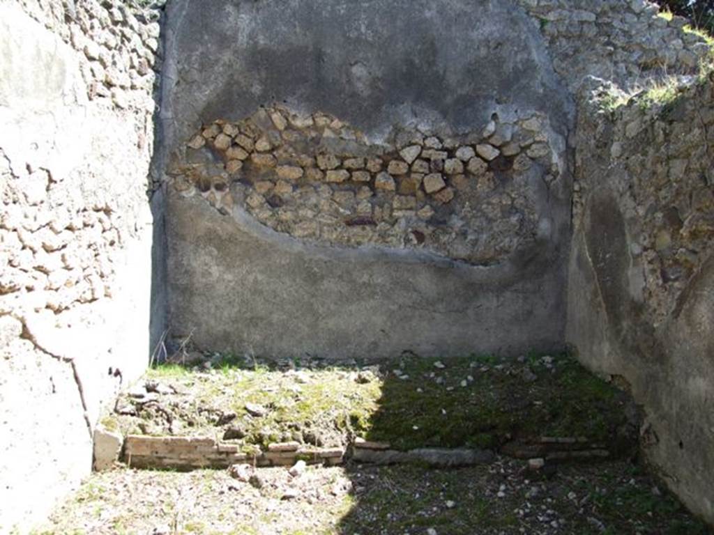 VIII.5.37 Pompeii. March 2009. Room 5. Ala, East end with masonry podium.