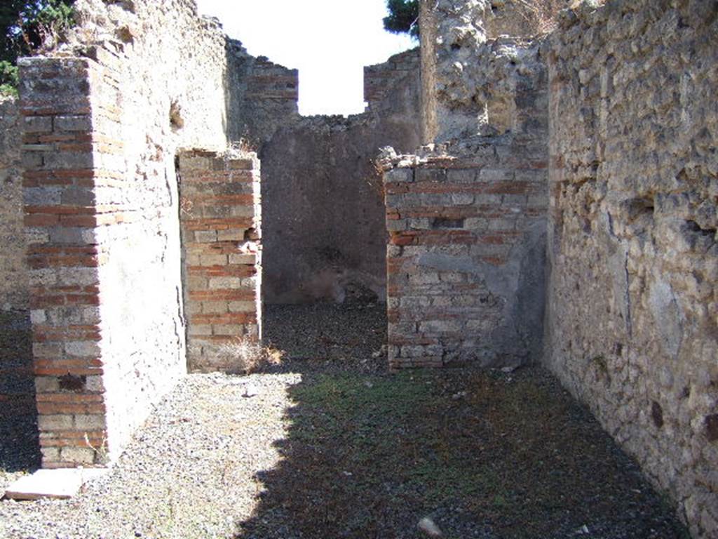 VIII.5.37 Pompeii. September 2005. Room 7, Cubiculum.