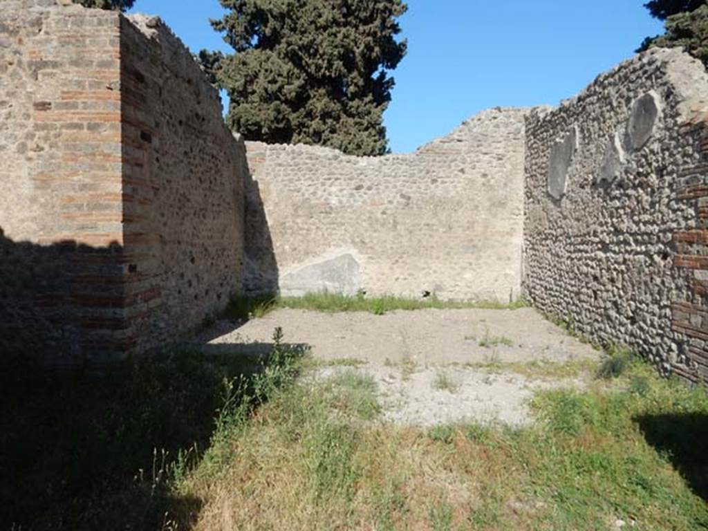 VIII.5.37 Pompeii. May 2017. Room 8, looking east across triclinium, after restoration.
Photo courtesy of Buzz Ferebee.